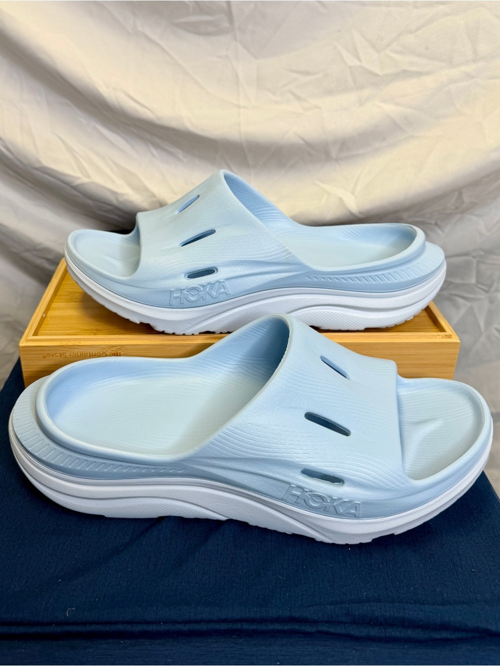 HOKA Unisex Ora Recovery Slide 3 Water Baby Blue Cushion Slides Sandler; M7 / W9